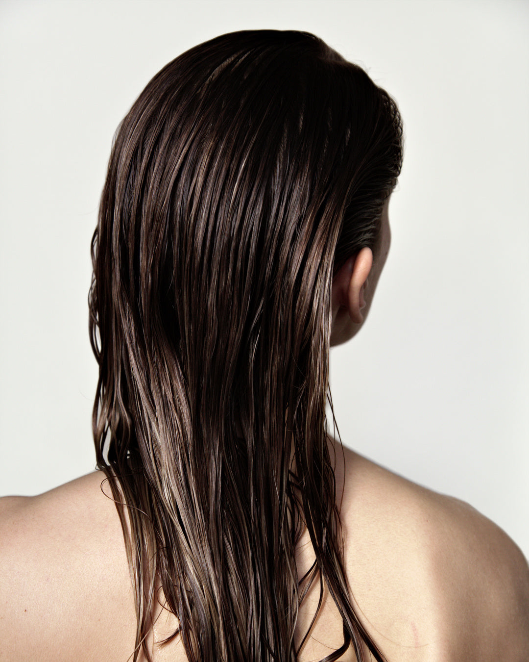 Feuchtigkeitsspendendes und stärkendes Shampoo